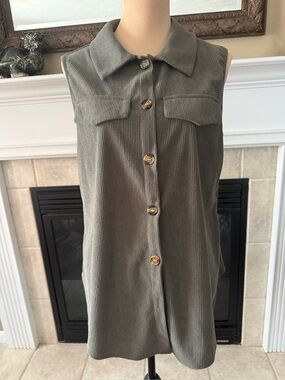New Women's XL Corduroy Button Up Vest Olive Green